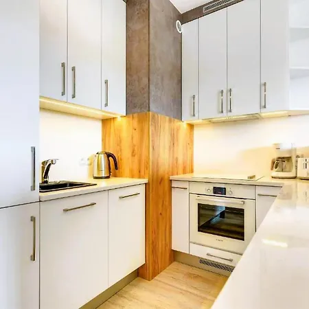 2 Bedroom Cozy In