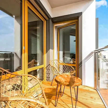 Apartment 2 Bedroom In *